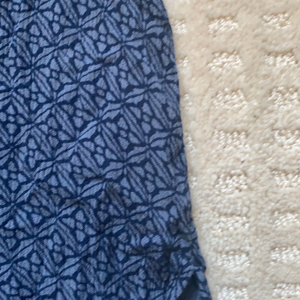 Blouse - Picture 2 of 3